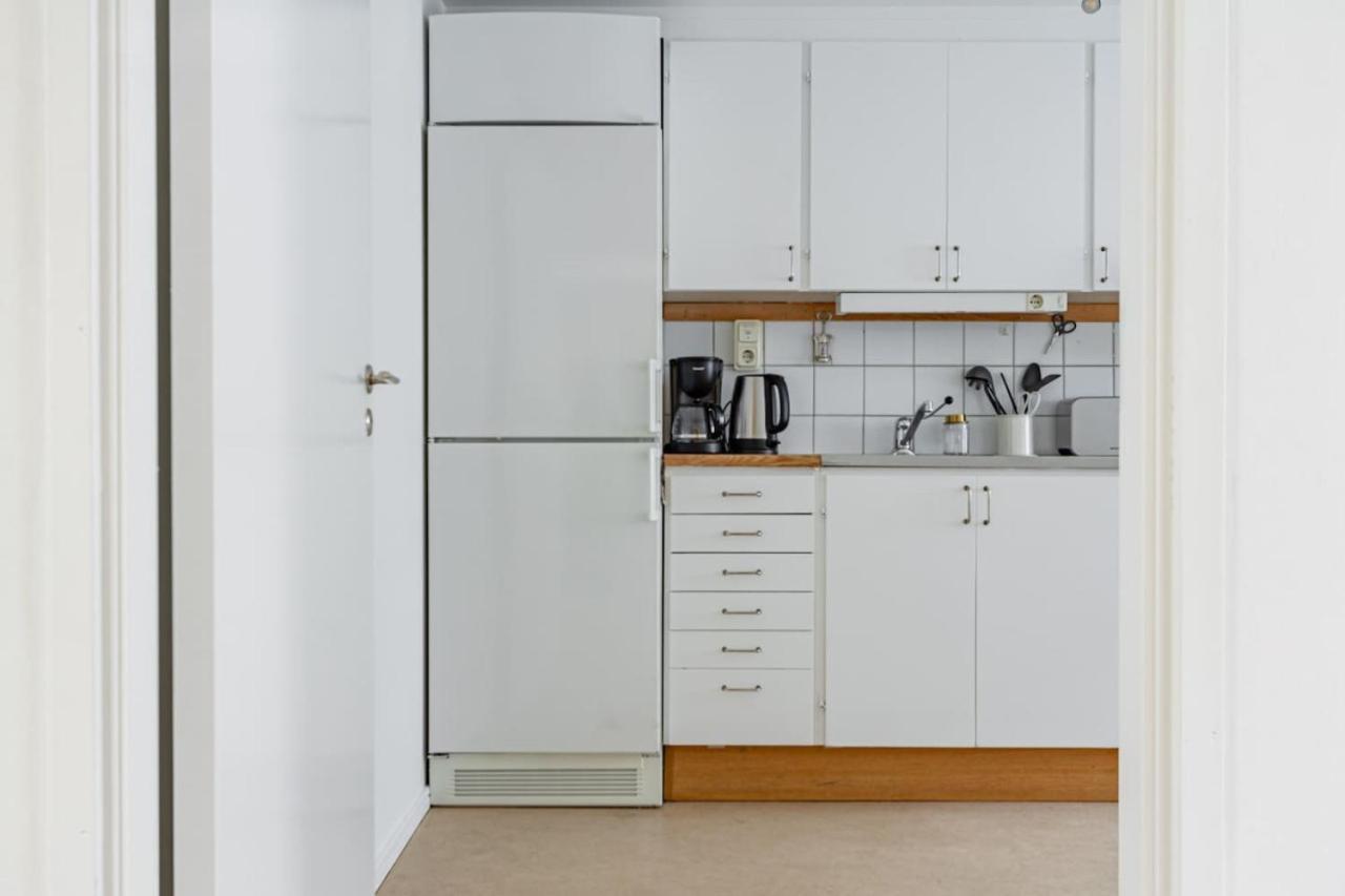 Budget Comfort On Trendy Soedermalm, Construction Work Apartment